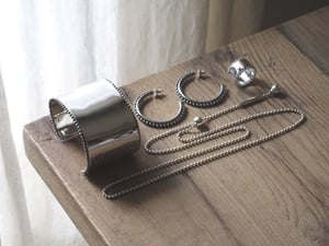 クラネ×イディアライト、シルバーや真鍮のジュエリー発売