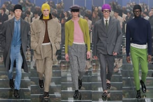 オフィスから自然へ　人間の本能に着目した「プラダ」2024年秋冬メンズコレクション