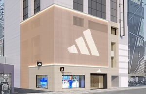 アディダス ブランドセンター 渋谷がリニューアル　スニーカーやTシャツの先行販売も