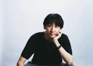 プラステが「ハルノブムラタ」村田晴信とのコラボ発表、ワンピースやジャケットなど全10型を展開